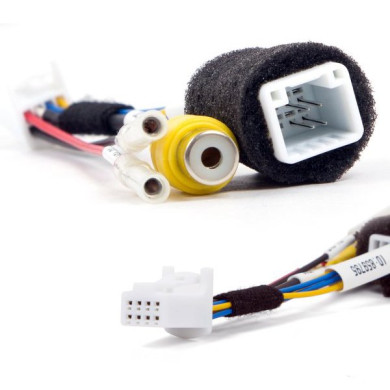 Adaptér pro couvací kameru k monitoru Toyota Aygo, Peugeot 108, Citroen C1 Adaptér pro couvací kameru k monitoru Toyota Aygo, Peugeot 108, Citroen C1