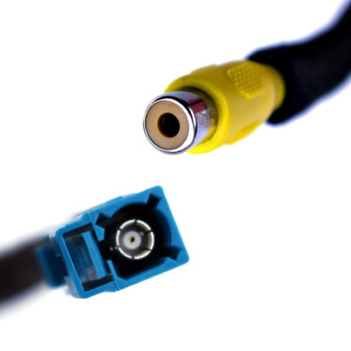 Adaptér pro propojení couvací kamery Fakra RCA Adaptér pro propojení couvací kamery Fakra RCA