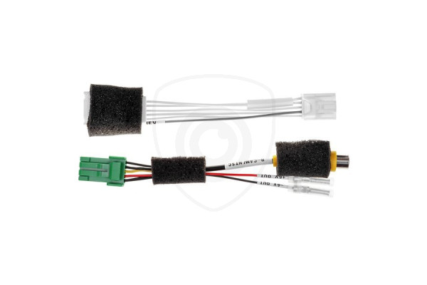 Kabelový adaptér na propojení couvací kamery s monitorem Suzuki 2012 - 2021 Kabelový adaptér na propojení couvací kamery s monitorem Suzuki 2012 - 2021