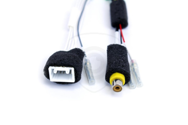 Kabelový adaptér na propojení couvací kamery s monitorem Suzuki 2012 - 2021 Kabelový adaptér na propojení couvací kamery s monitorem Suzuki 2012 - 2021