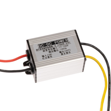 Měnič napětí z 17–100V na 12V (3A) pro couvací kamery