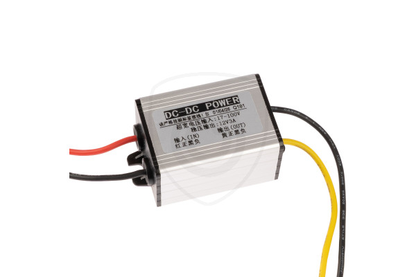 Měnič napětí z 17–100V na 12V (3A) pro couvací kamery
