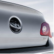 Couvací kamera Volkswagen v logu Couvací kamera Volkswagen v logu