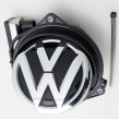 Couvací kamera Volkswagen v logu
