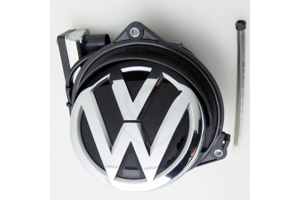 Couvací kamera Volkswagen v logu Couvací kamera Volkswagen v logu