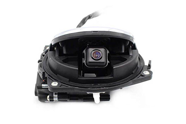 Couvací kamera Volkswagen v logu Couvací kamera Volkswagen v logu